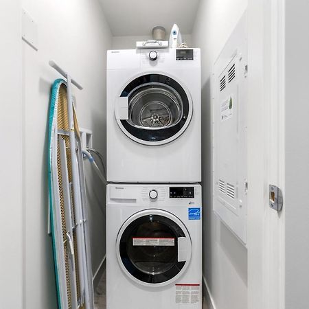 Modern Comfort At Ubc: 1Br Condo Near Campus Vancouver Exteriör bild