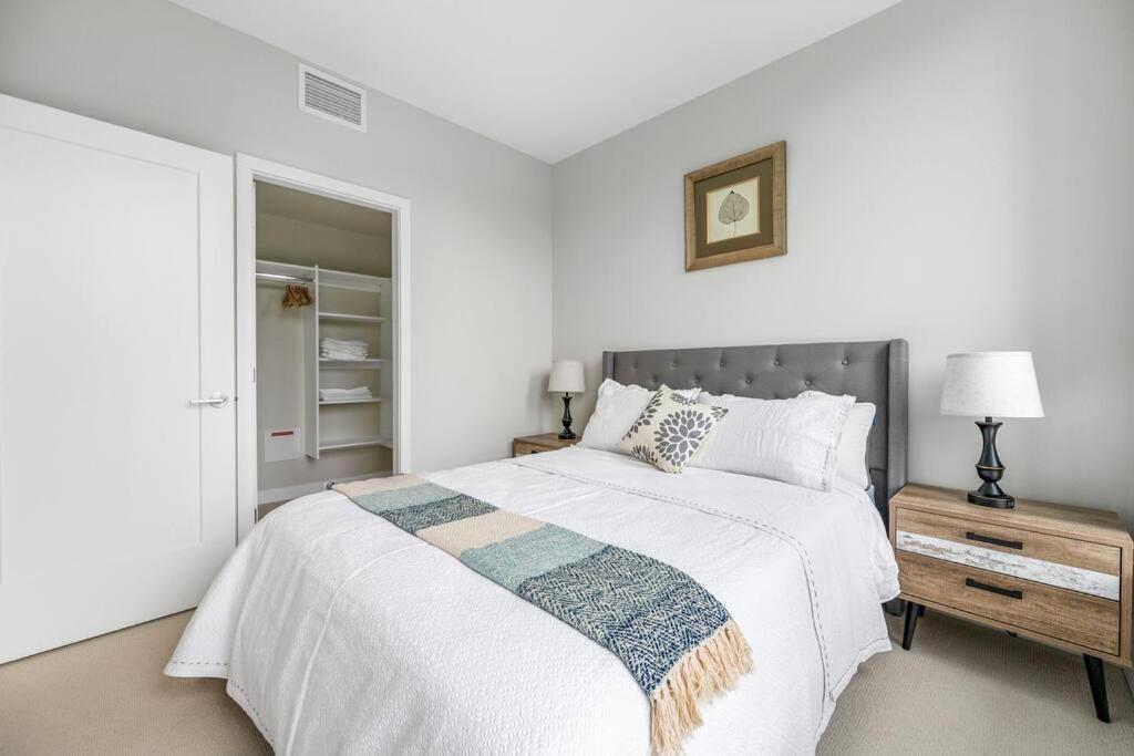Modern Comfort At Ubc: 1Br Condo Near Campus Vancouver Exteriör bild