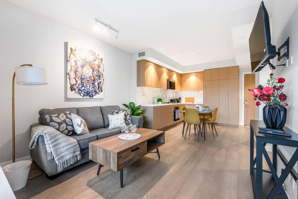 Modern Comfort At Ubc: 1Br Condo Near Campus Vancouver Exteriör bild
