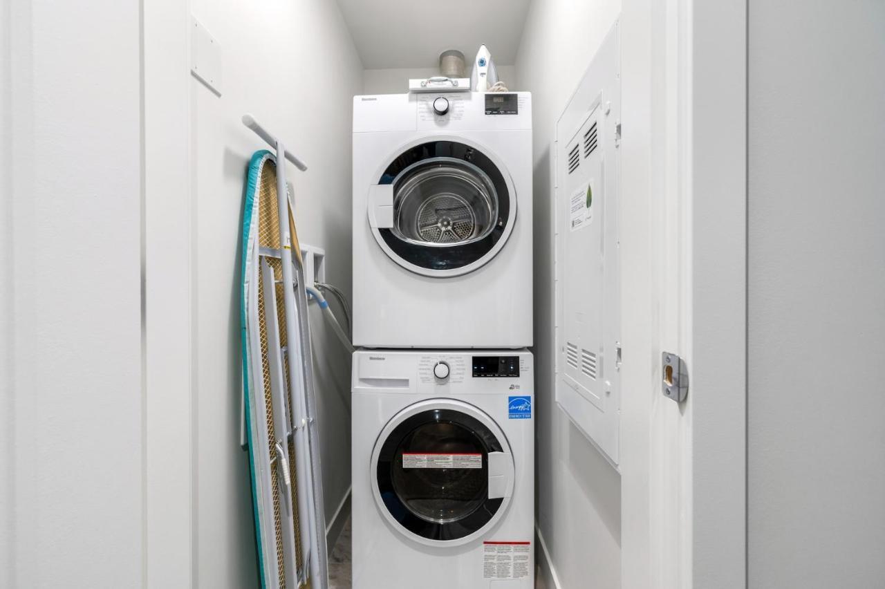 Modern Comfort At Ubc: 1Br Condo Near Campus Vancouver Exteriör bild