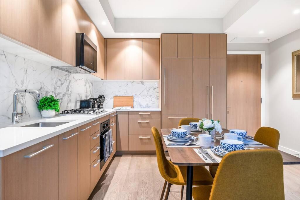 Modern Comfort At Ubc: 1Br Condo Near Campus Vancouver Exteriör bild