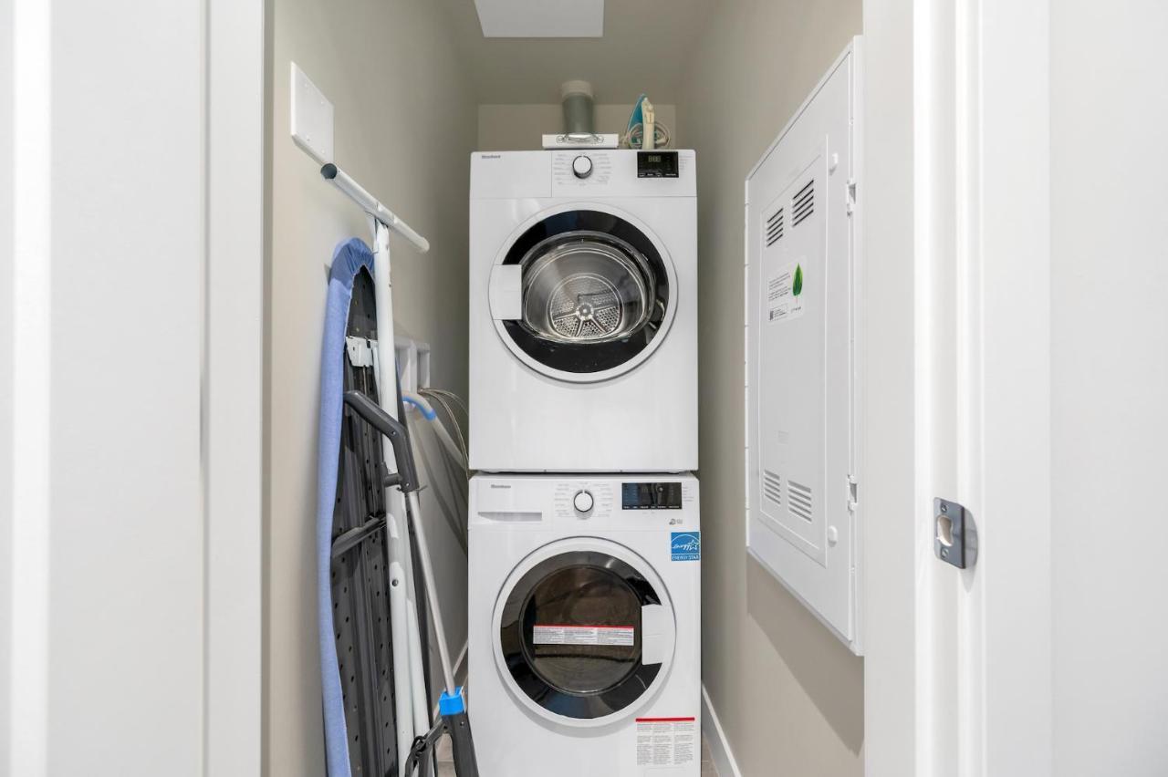 Modern Comfort At Ubc: 1Br Condo Near Campus Vancouver Exteriör bild